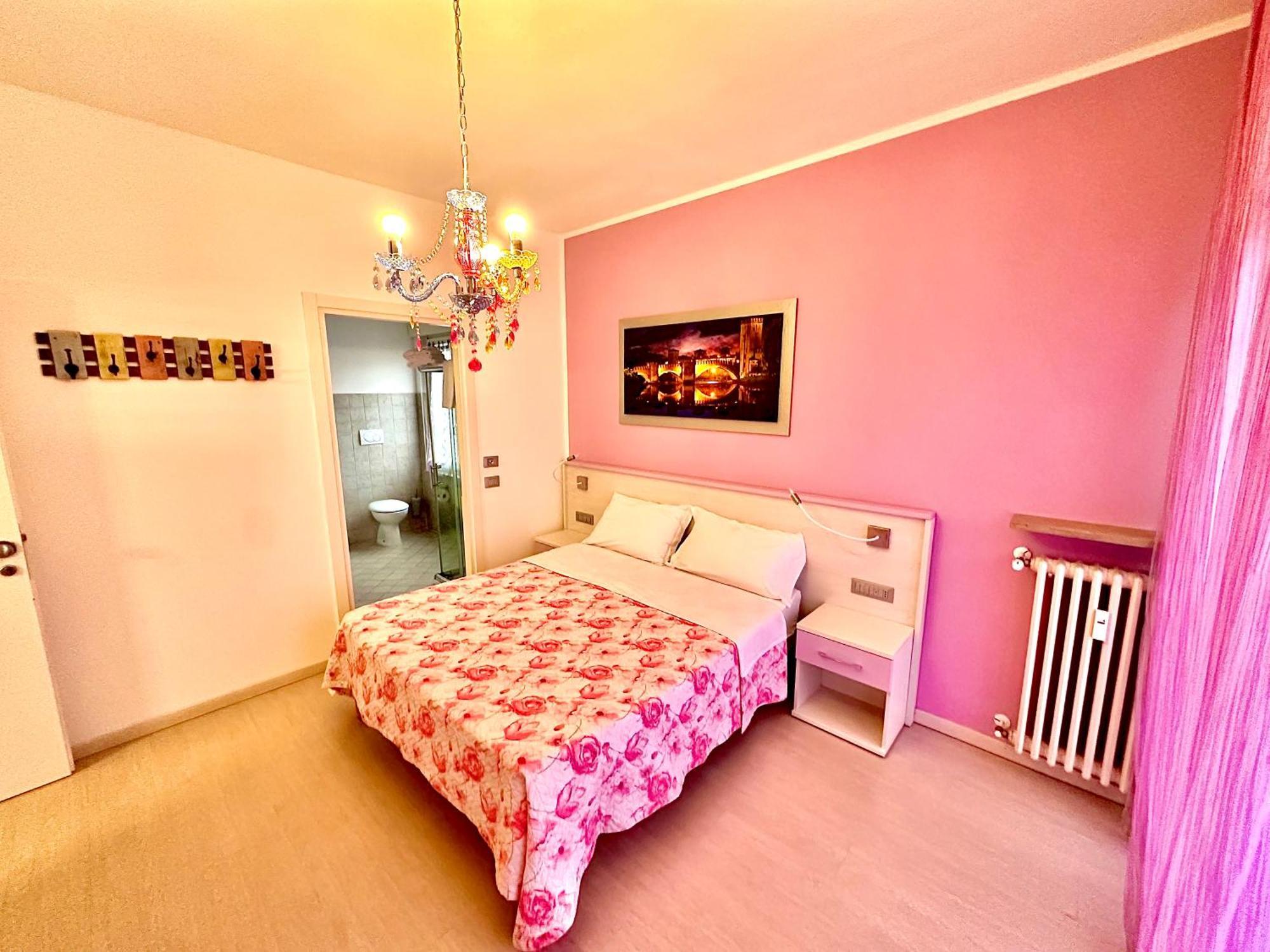 Ai Giardini Rooms -Vicino Ospedale Borgo Trento E Centro Storico เวโรนา ภายนอก รูปภาพ
