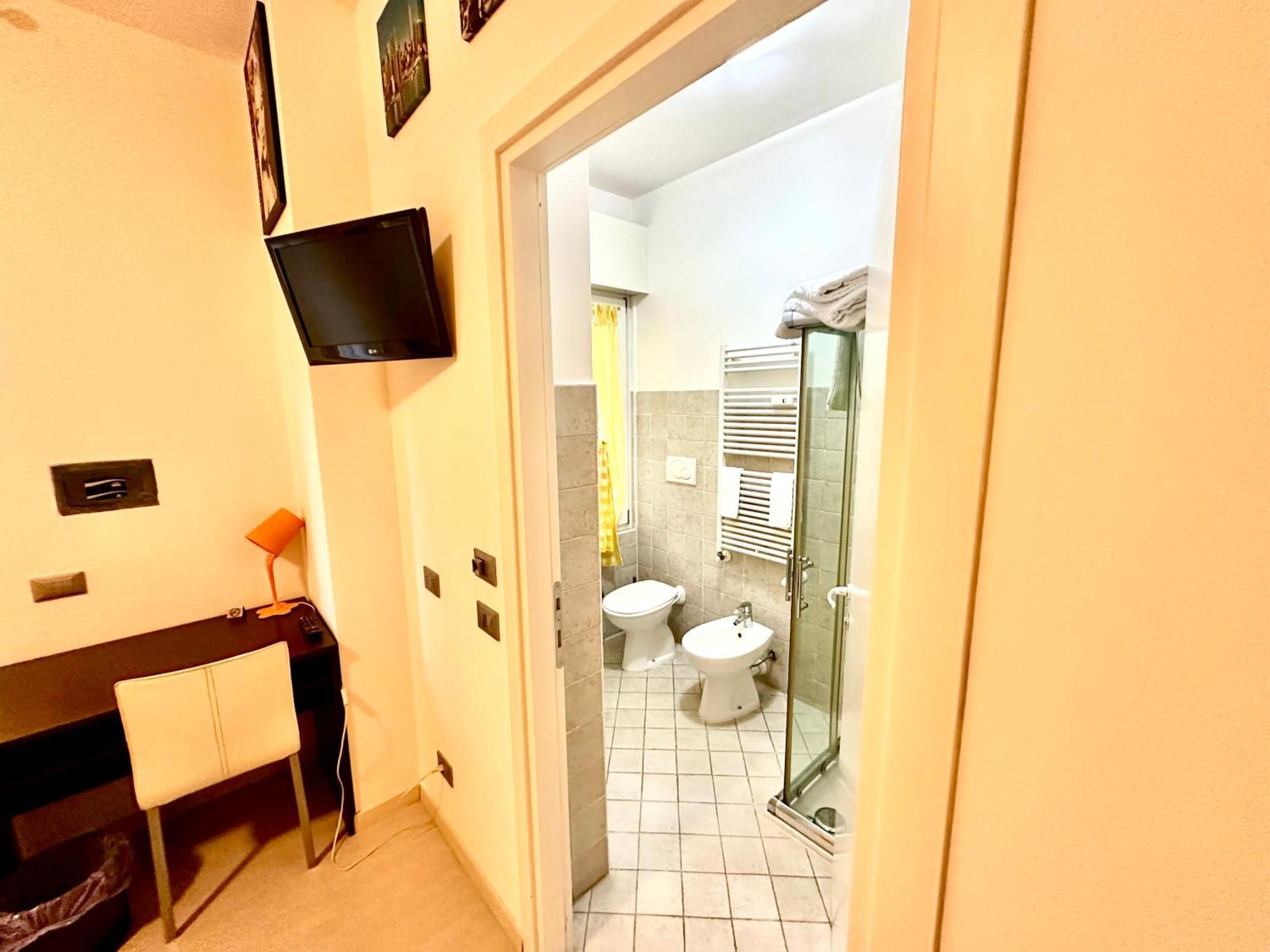 Ai Giardini Rooms -Vicino Ospedale Borgo Trento E Centro Storico เวโรนา ภายนอก รูปภาพ
