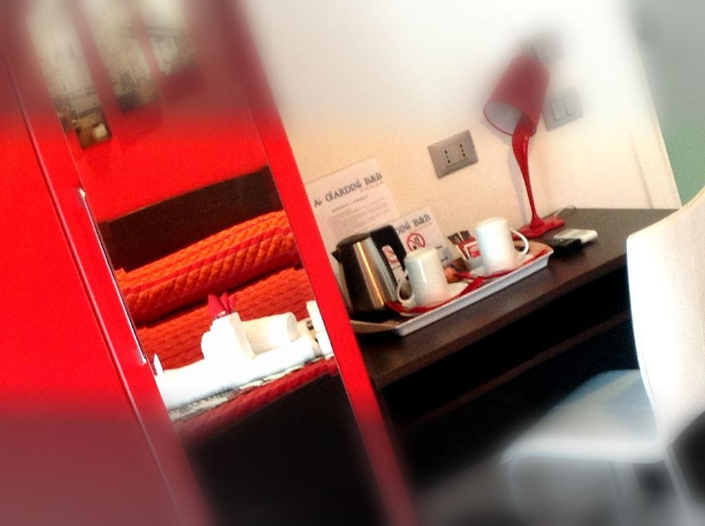 Ai Giardini Rooms -Vicino Ospedale Borgo Trento E Centro Storico เวโรนา ห้อง รูปภาพ