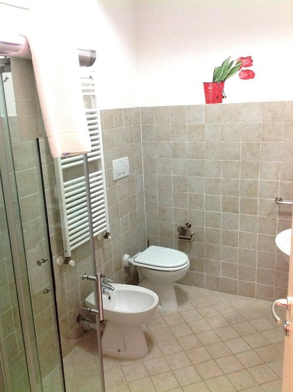 Ai Giardini Rooms -Vicino Ospedale Borgo Trento E Centro Storico เวโรนา ห้อง รูปภาพ