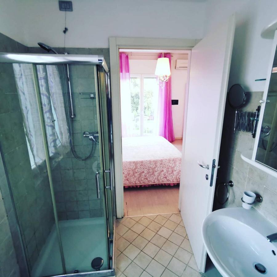 Ai Giardini Rooms -Vicino Ospedale Borgo Trento E Centro Storico เวโรนา ภายนอก รูปภาพ